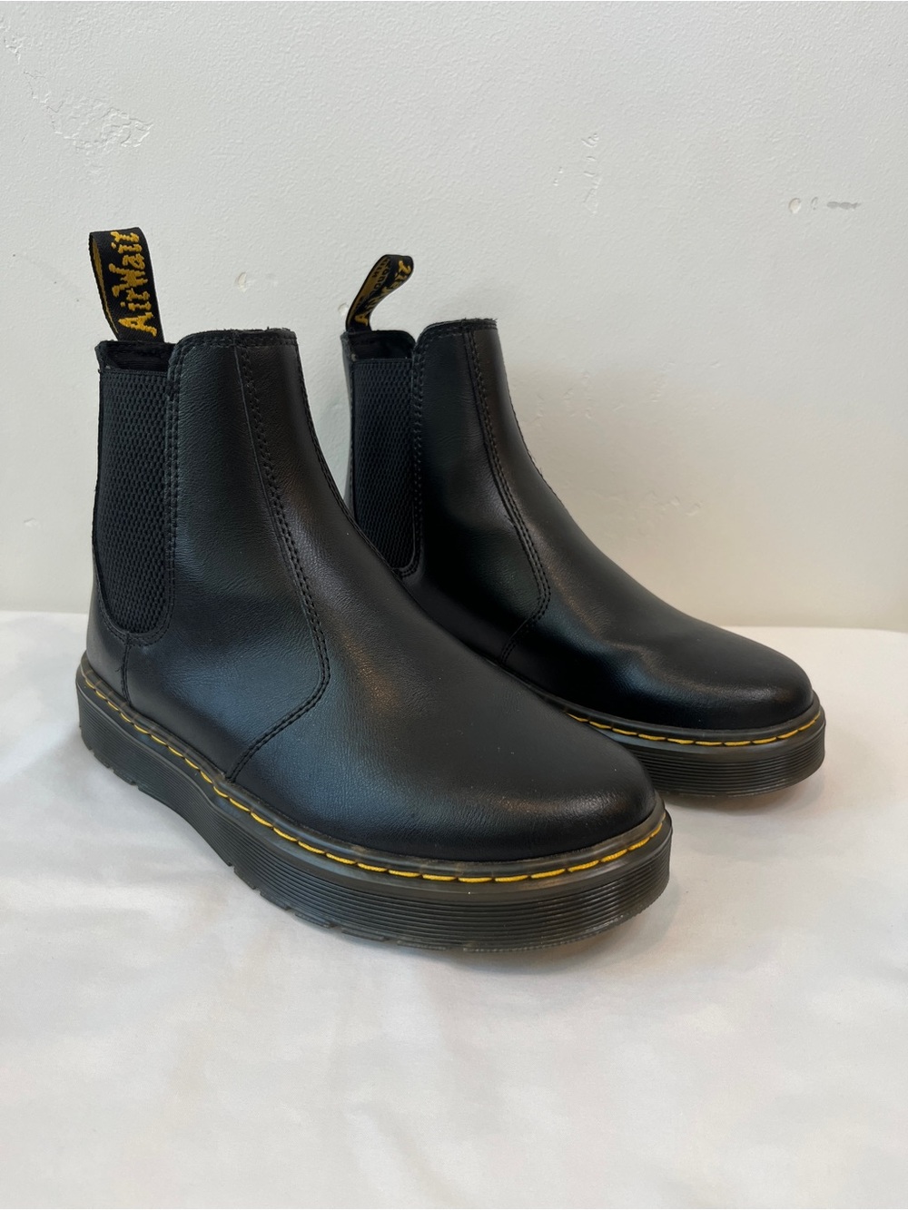 Dr. Martens Dorrian Chelsea Ankle Boots Black Leather AirWair Women’s US 6
